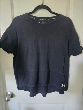 Under Armour Loose Fit HeatGear Black Short Sleeve Shirt YXL
